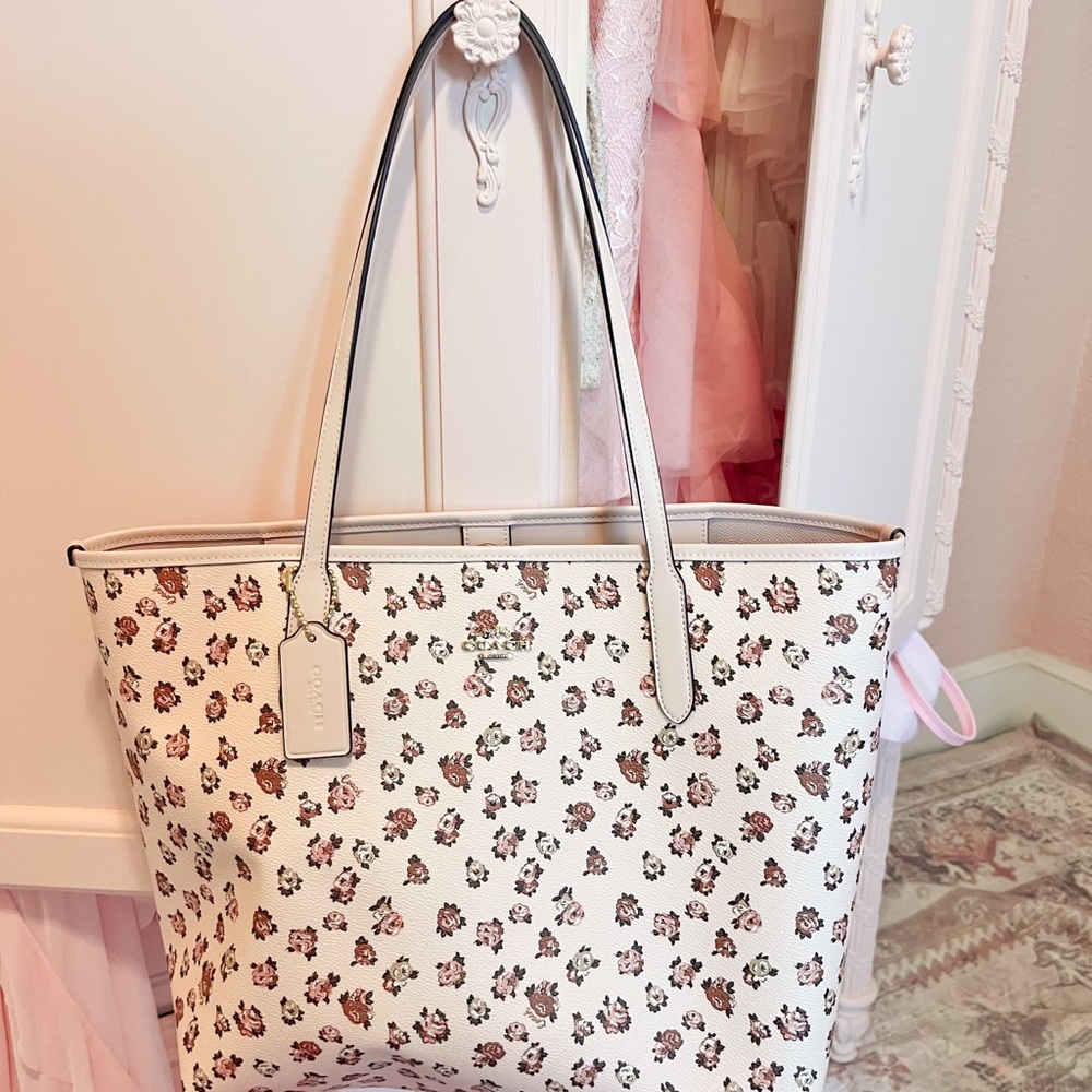 City Tote Bag With Rose Print